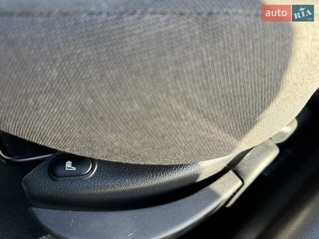 Чорний Форд Фьюжен, об'ємом двигуна 1.4 л та пробігом 174 тис. км за 6000 $, фото 26 на Automoto.ua