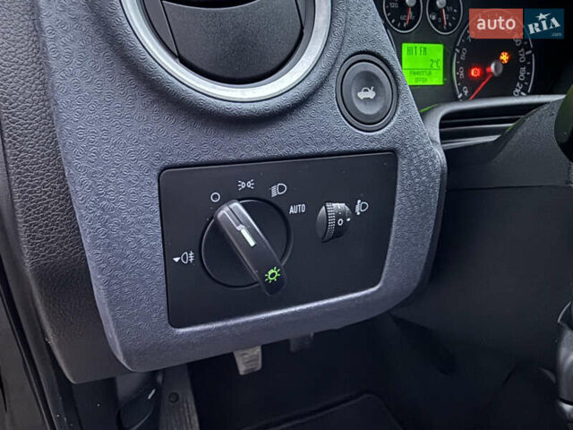 Черный Форд Фьюжн, объемом двигателя 1.4 л и пробегом 174 тыс. км за 6000 $, фото 21 на Automoto.ua