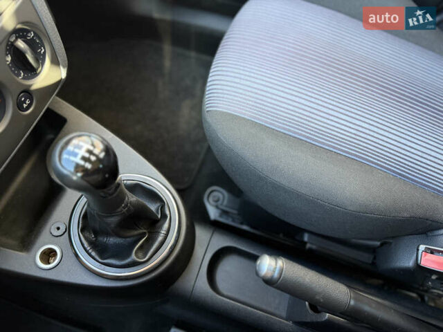 Чорний Форд Фьюжен, об'ємом двигуна 1.4 л та пробігом 174 тис. км за 6000 $, фото 39 на Automoto.ua