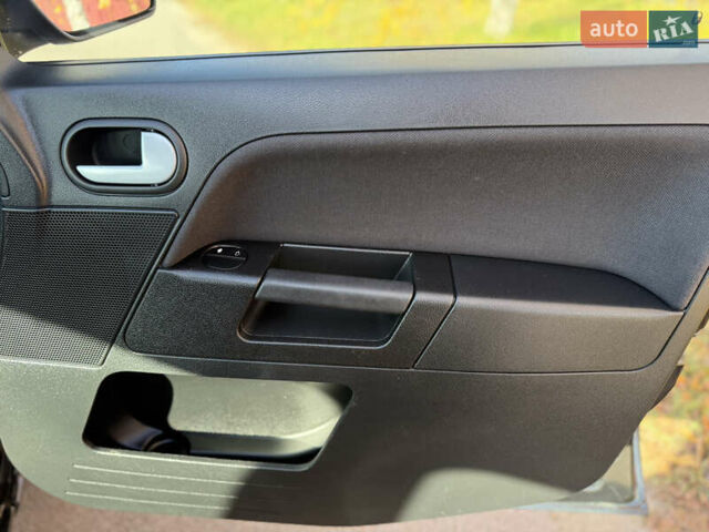 Чорний Форд Фьюжен, об'ємом двигуна 1.4 л та пробігом 174 тис. км за 6000 $, фото 46 на Automoto.ua