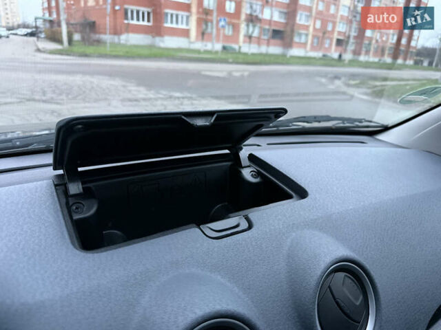 Черный Форд Фьюжн, объемом двигателя 1.4 л и пробегом 174 тыс. км за 6000 $, фото 27 на Automoto.ua