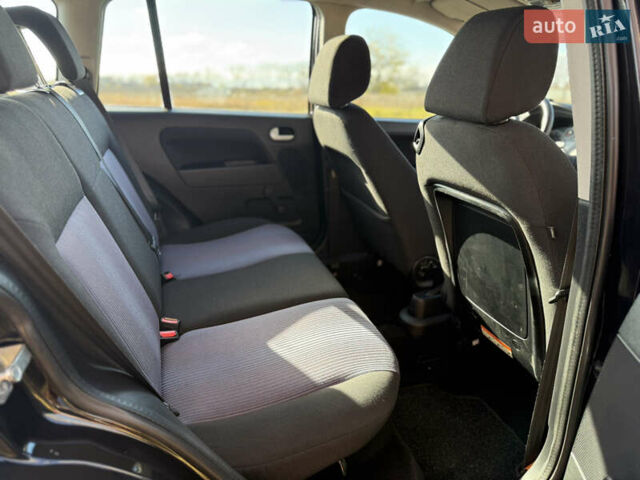Чорний Форд Фьюжен, об'ємом двигуна 1.4 л та пробігом 174 тис. км за 6000 $, фото 57 на Automoto.ua