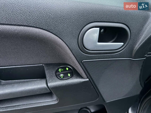 Черный Форд Фьюжн, объемом двигателя 1.4 л и пробегом 174 тыс. км за 6000 $, фото 19 на Automoto.ua