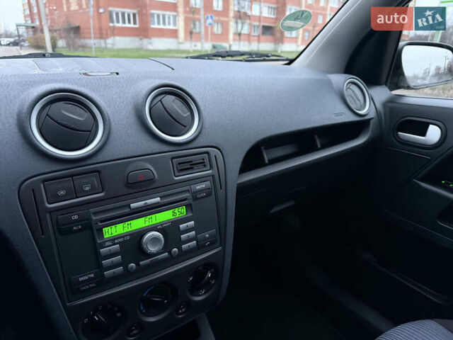 Черный Форд Фьюжн, объемом двигателя 1.4 л и пробегом 174 тыс. км за 6000 $, фото 26 на Automoto.ua