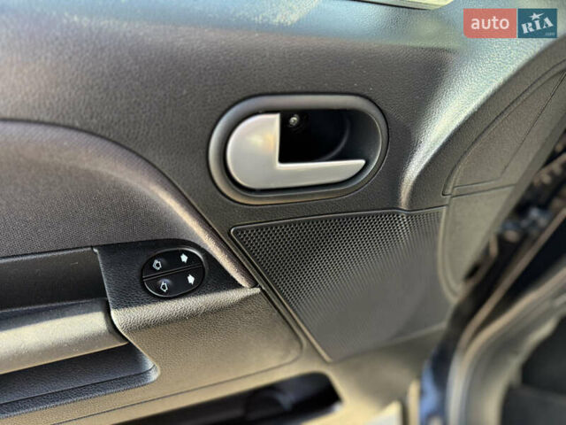 Чорний Форд Фьюжен, об'ємом двигуна 1.4 л та пробігом 174 тис. км за 6000 $, фото 25 на Automoto.ua