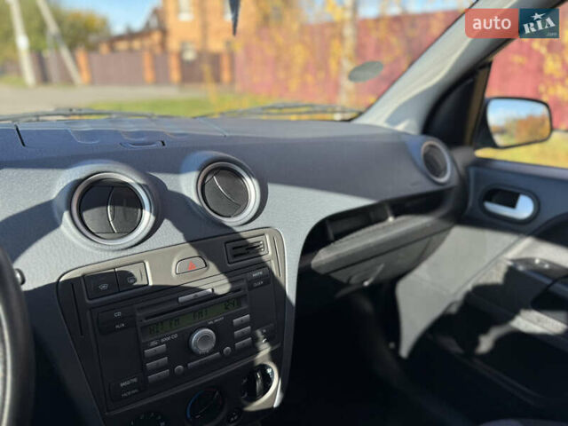 Чорний Форд Фьюжен, об'ємом двигуна 1.4 л та пробігом 174 тис. км за 6000 $, фото 32 на Automoto.ua