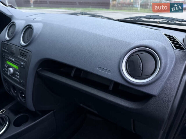 Черный Форд Фьюжн, объемом двигателя 1.4 л и пробегом 174 тыс. км за 6000 $, фото 35 на Automoto.ua