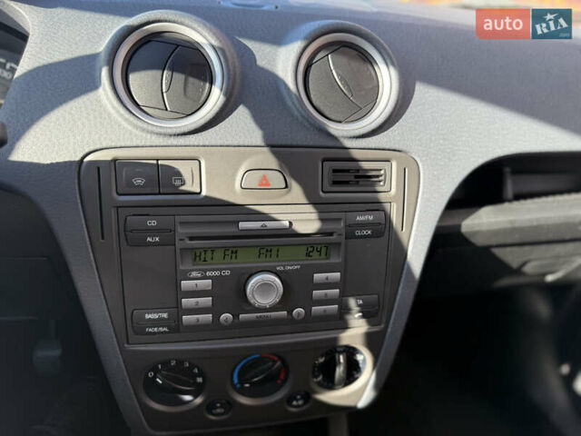 Чорний Форд Фьюжен, об'ємом двигуна 1.4 л та пробігом 174 тис. км за 6000 $, фото 36 на Automoto.ua