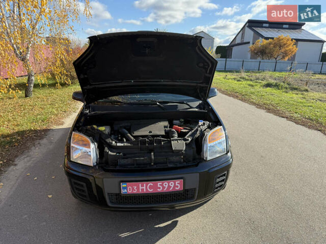 Чорний Форд Фьюжен, об'ємом двигуна 1.4 л та пробігом 174 тис. км за 6000 $, фото 61 на Automoto.ua