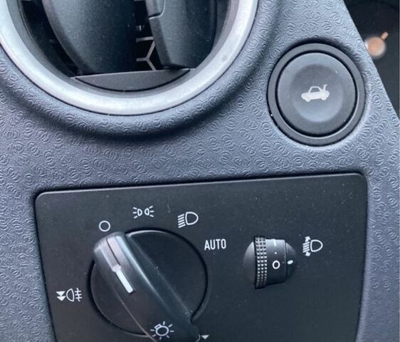 Чорний Форд Фьюжен, об'ємом двигуна 1.6 л та пробігом 215 тис. км за 6000 $, фото 16 на Automoto.ua