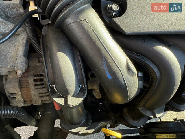 Чорний Форд Фьюжен, об'ємом двигуна 1.4 л та пробігом 174 тис. км за 6000 $, фото 68 на Automoto.ua