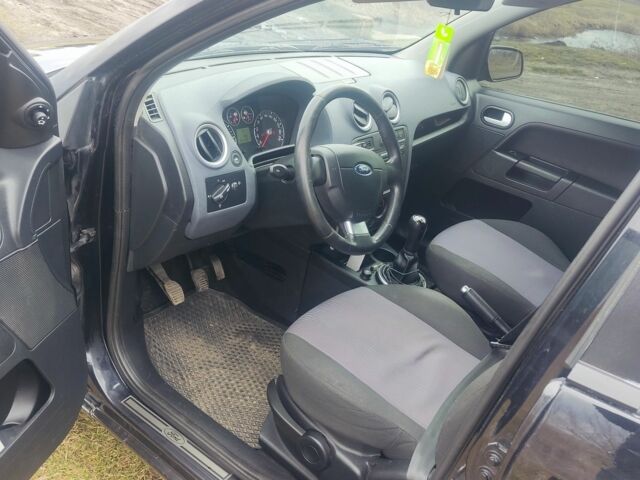 Чорний Форд Фьюжен, об'ємом двигуна 1.4 л та пробігом 280 тис. км за 5000 $, фото 4 на Automoto.ua