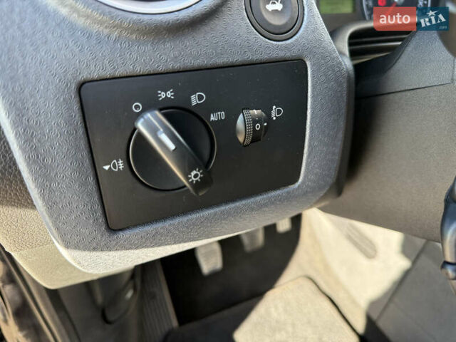 Чорний Форд Фьюжен, об'ємом двигуна 1.4 л та пробігом 174 тис. км за 6000 $, фото 27 на Automoto.ua