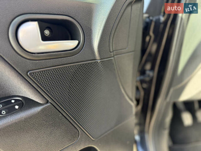 Чорний Форд Фьюжен, об'ємом двигуна 1.4 л та пробігом 174 тис. км за 6000 $, фото 55 на Automoto.ua