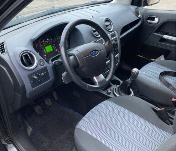 Чорний Форд Фьюжен, об'ємом двигуна 1.6 л та пробігом 215 тис. км за 6000 $, фото 7 на Automoto.ua