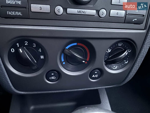 Черный Форд Фьюжн, объемом двигателя 1.4 л и пробегом 174 тыс. км за 6000 $, фото 31 на Automoto.ua