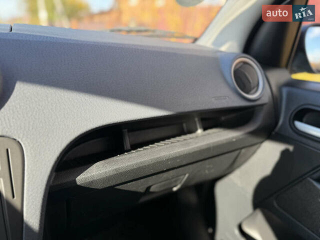 Чорний Форд Фьюжен, об'ємом двигуна 1.4 л та пробігом 174 тис. км за 6000 $, фото 35 на Automoto.ua