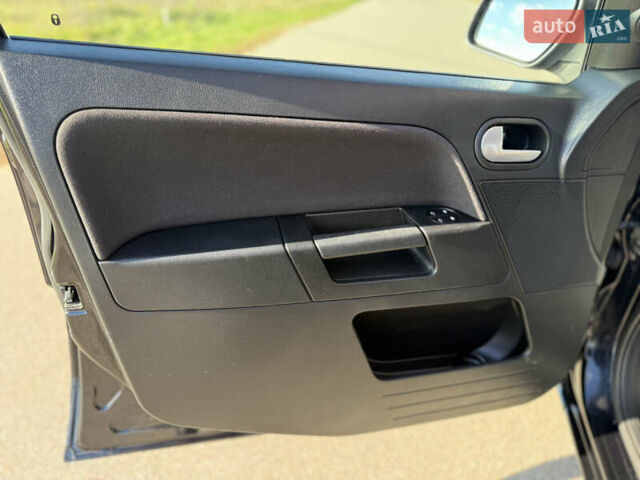 Чорний Форд Фьюжен, об'ємом двигуна 1.4 л та пробігом 174 тис. км за 6000 $, фото 24 на Automoto.ua