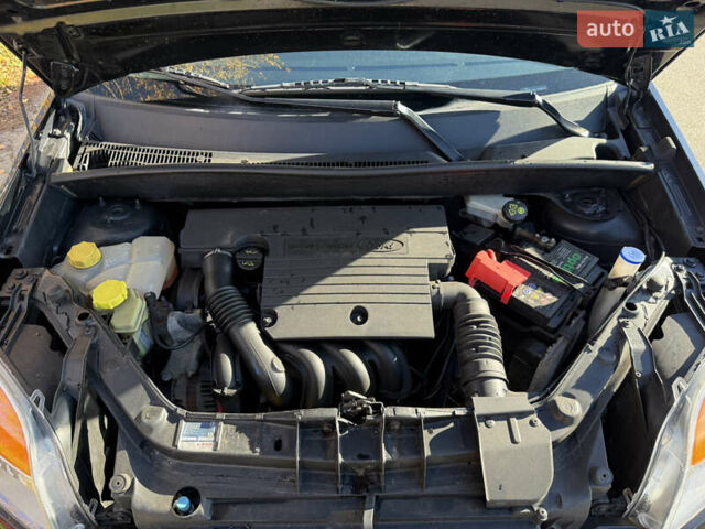 Чорний Форд Фьюжен, об'ємом двигуна 1.4 л та пробігом 174 тис. км за 6000 $, фото 62 на Automoto.ua