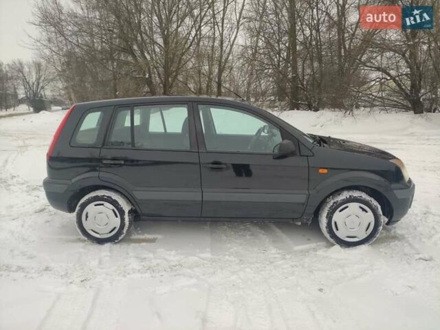 Чорний Форд Фьюжен, об'ємом двигуна 1.6 л та пробігом 130 тис. км за 5700 $, фото 1 на Automoto.ua