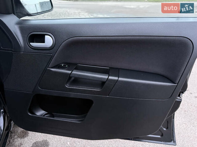 Черный Форд Фьюжн, объемом двигателя 1.4 л и пробегом 174 тыс. км за 6000 $, фото 36 на Automoto.ua