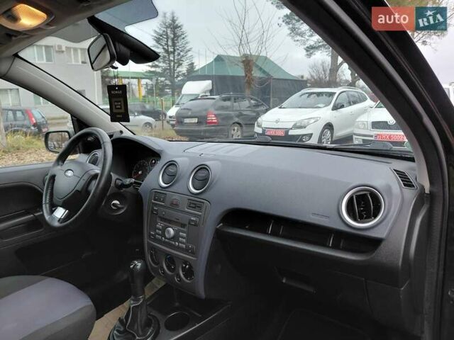 Чорний Форд Фьюжен, об'ємом двигуна 1.6 л та пробігом 168 тис. км за 4900 $, фото 7 на Automoto.ua