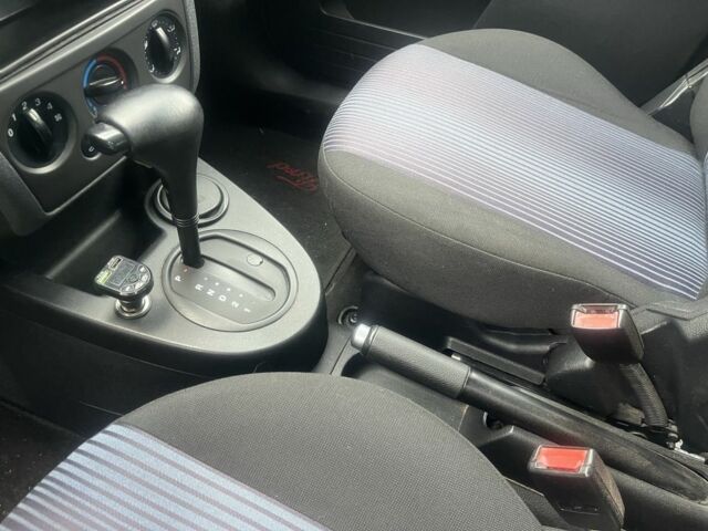 Чорний Форд Фьюжен, об'ємом двигуна 1.6 л та пробігом 198 тис. км за 5700 $, фото 6 на Automoto.ua