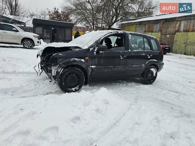 Чорний Форд Фьюжен, об'ємом двигуна 1.39 л та пробігом 160 тис. км за 2000 $, фото 9 на Automoto.ua