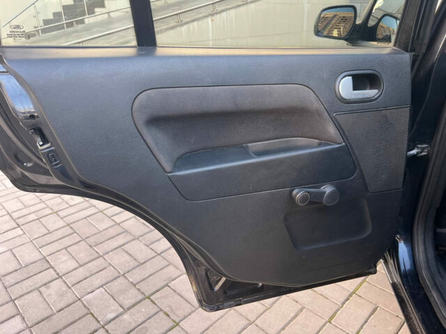 Черный Форд Фьюжн, объемом двигателя 1.4 л и пробегом 253 тыс. км за 4990 $, фото 13 на Automoto.ua