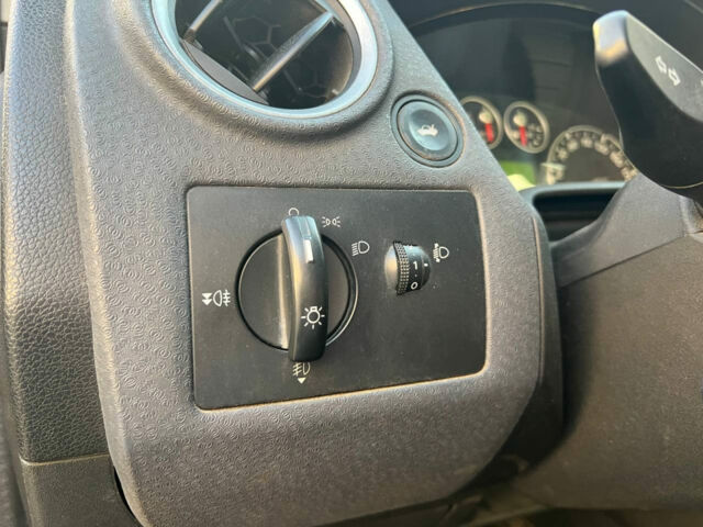 Черный Форд Фьюжн, объемом двигателя 1.4 л и пробегом 253 тыс. км за 4990 $, фото 21 на Automoto.ua