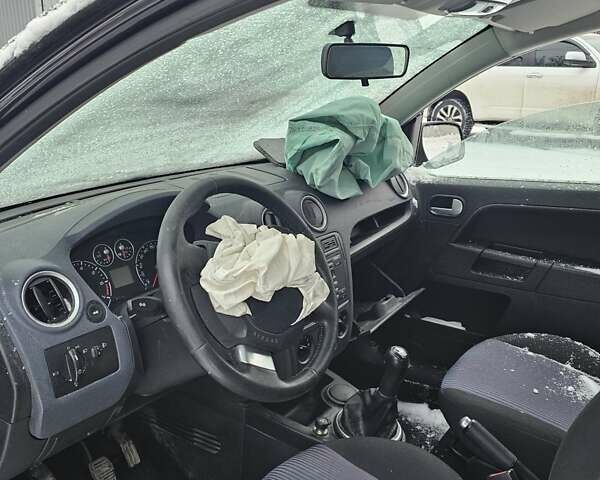 Чорний Форд Фьюжен, об'ємом двигуна 1.39 л та пробігом 160 тис. км за 2000 $, фото 15 на Automoto.ua