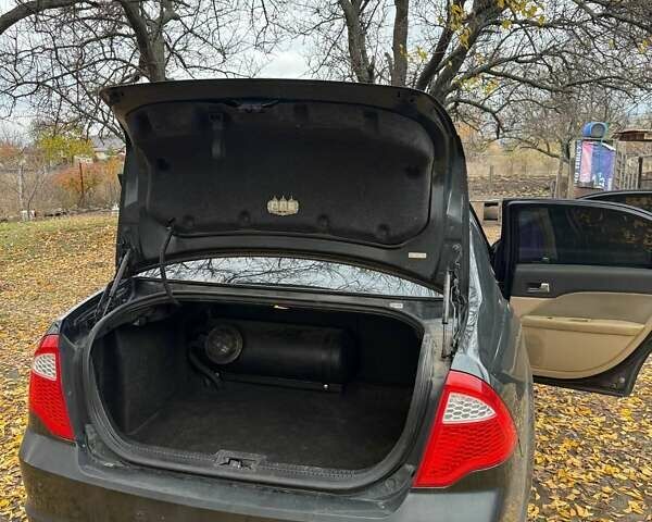 Черный Форд Фьюжн, объемом двигателя 2.49 л и пробегом 332 тыс. км за 6000 $, фото 9 на Automoto.ua