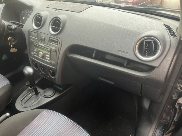 Чорний Форд Фьюжен, об'ємом двигуна 1.6 л та пробігом 198 тис. км за 5700 $, фото 13 на Automoto.ua