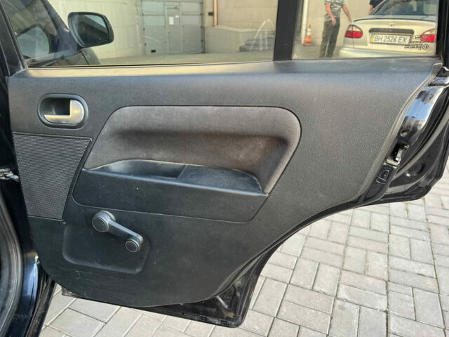 Черный Форд Фьюжн, объемом двигателя 1.4 л и пробегом 253 тыс. км за 4990 $, фото 9 на Automoto.ua