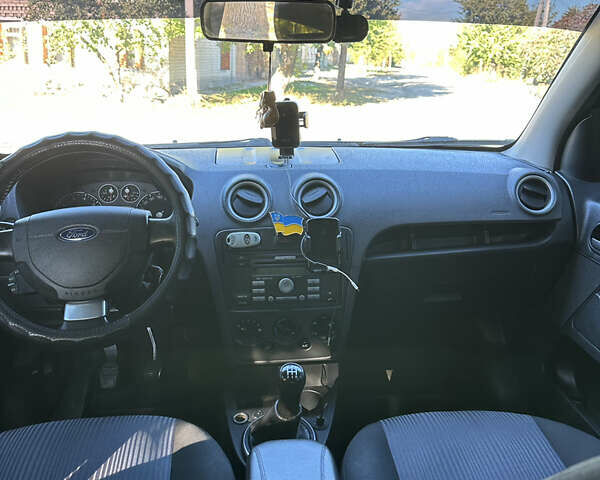 Черный Форд Фьюжн, объемом двигателя 1.39 л и пробегом 320 тыс. км за 4500 $, фото 11 на Automoto.ua