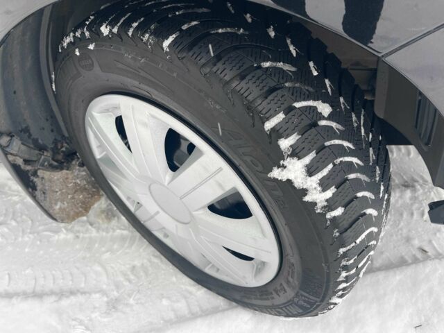 Чорний Форд Фьюжен, об'ємом двигуна 1.6 л та пробігом 145 тис. км за 5999 $, фото 12 на Automoto.ua