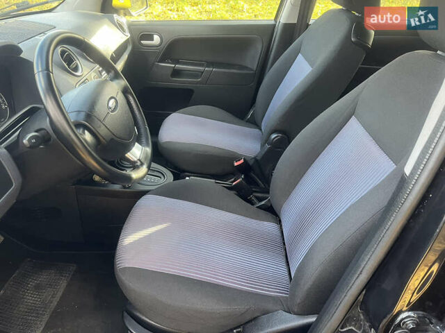 Черный Форд Фьюжн, объемом двигателя 1.6 л и пробегом 142 тыс. км за 5900 $, фото 6 на Automoto.ua