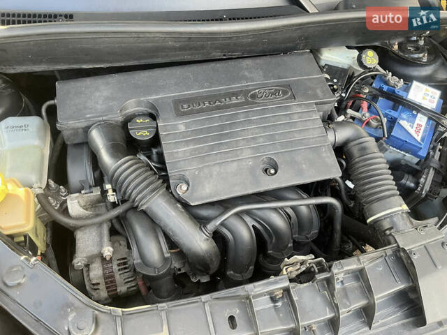 Чорний Форд Фьюжен, об'ємом двигуна 0 л та пробігом 143 тис. км за 5600 $, фото 7 на Automoto.ua