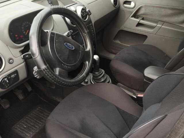 Форд Фьюжн 2003 в Фастове на Automoto.ua Черный Форд Фьюжн, объемом двигателя 1.4 л и пробегом 310 тыс. км за 3000 $, фото 4 на Automoto.ua