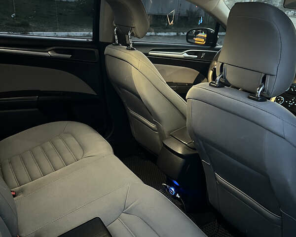 Черный Форд Фьюжн, объемом двигателя 2.5 л и пробегом 202 тыс. км за 9200 $, фото 12 на Automoto.ua