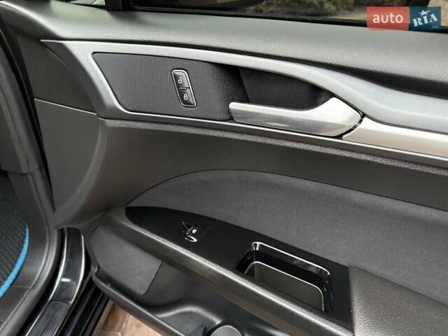 Чорний Форд Фьюжен, об'ємом двигуна 1.6 л та пробігом 181 тис. км за 8200 $, фото 59 на Automoto.ua