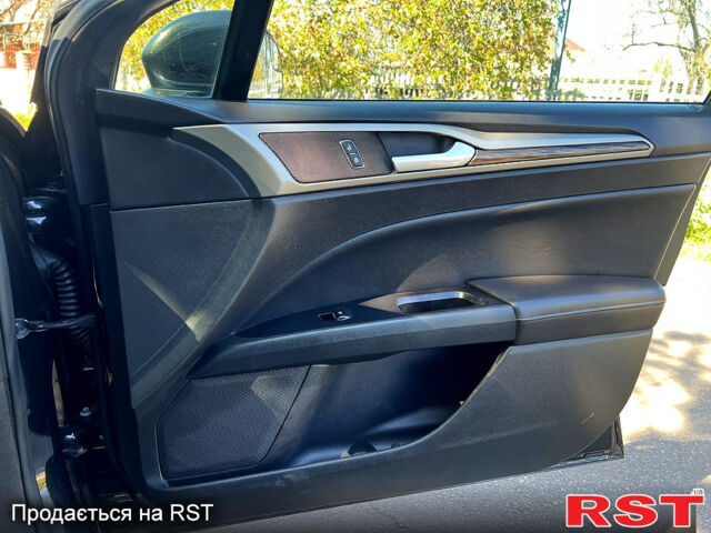 Черный Форд Фьюжн, объемом двигателя 2 л и пробегом 276 тыс. км за 8499 $, фото 8 на Automoto.ua