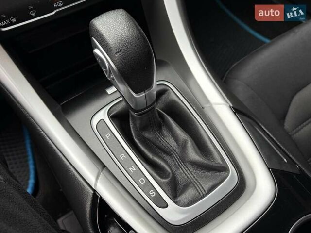 Чорний Форд Фьюжен, об'ємом двигуна 1.6 л та пробігом 181 тис. км за 8200 $, фото 39 на Automoto.ua