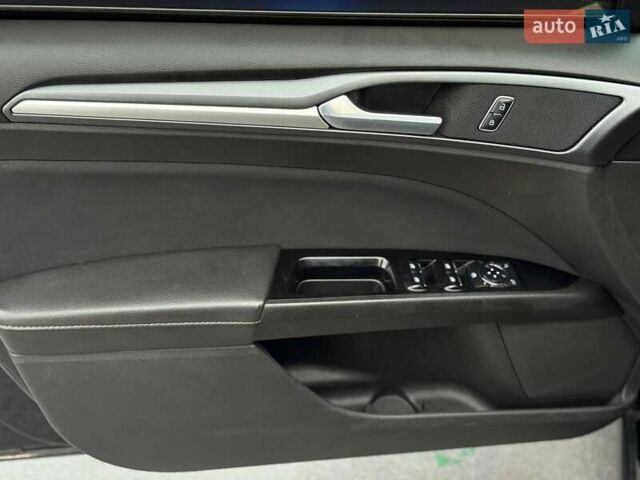 Черный Форд Фьюжн, объемом двигателя 2.49 л и пробегом 180 тыс. км за 9299 $, фото 7 на Automoto.ua
