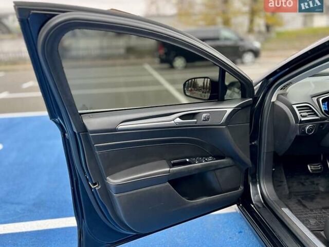 Черный Форд Фьюжн, объемом двигателя 2 л и пробегом 218 тыс. км за 11999 $, фото 17 на Automoto.ua