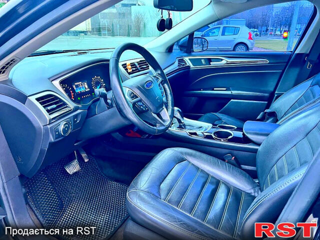 Черный Форд Фьюжн, объемом двигателя 2 л и пробегом 257 тыс. км за 9500 $, фото 6 на Automoto.ua