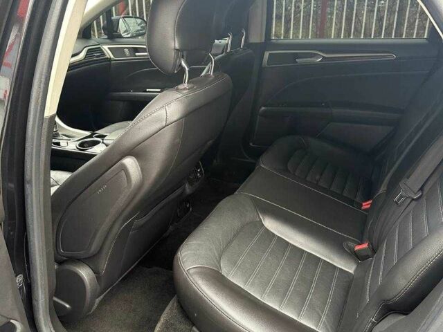 Форд Фьюжен 2013 у Дніпро (Дніпропетровську) на Automoto.ua Чорний Форд Фьюжен, об'ємом двигуна 2 л та пробігом 200 тис. км за 9700 $, фото 6 на Automoto.ua