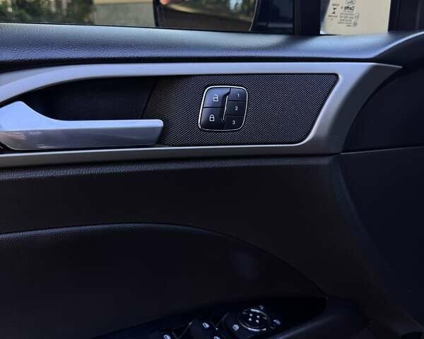 Черный Форд Фьюжн, объемом двигателя 2 л и пробегом 234 тыс. км за 12600 $, фото 9 на Automoto.ua