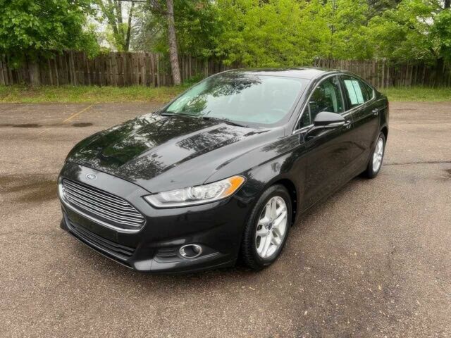 Черный Форд Фьюжн, объемом двигателя 1.6 л и пробегом 90 тыс. км за 8000 $, фото 1 на Automoto.ua