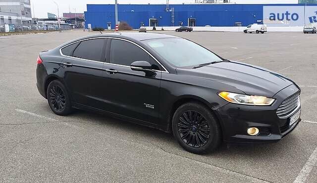 Чорний Форд Фьюжен, об'ємом двигуна 2 л та пробігом 350 тис. км за 11900 $, фото 4 на Automoto.ua